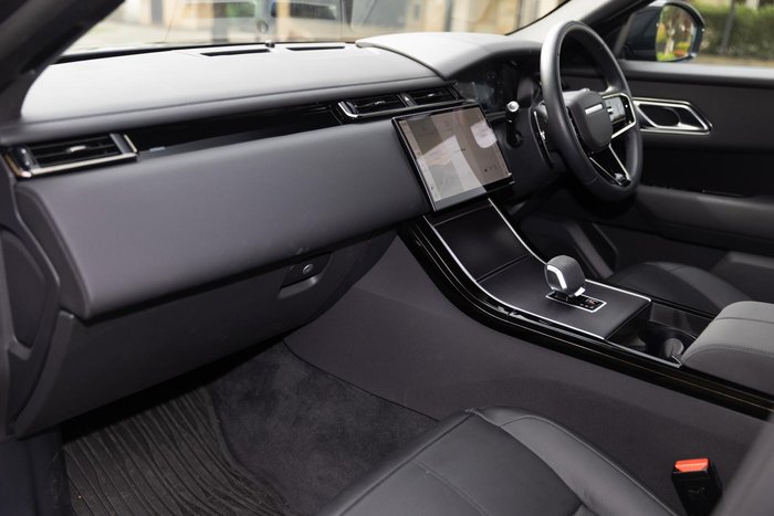 2025 Land Rover Range Rover Velar P250 Dynamic SE