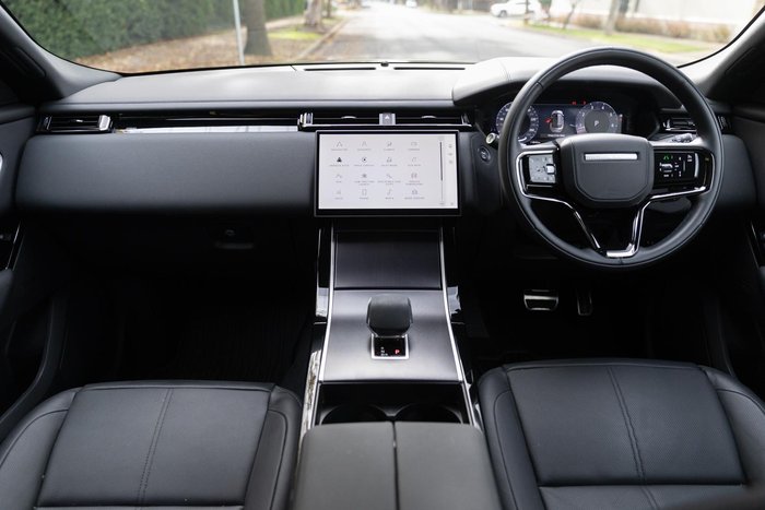 2025 Land Rover Range Rover Velar P250 Dynamic SE