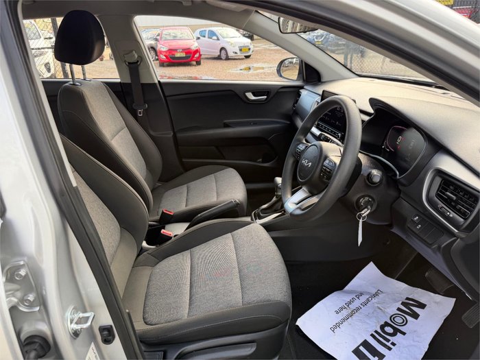2024 KIA STONIC S