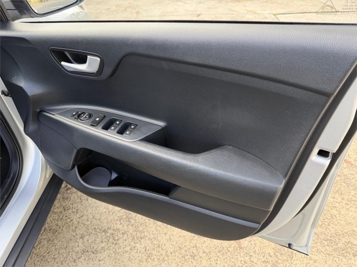 2024 KIA STONIC S