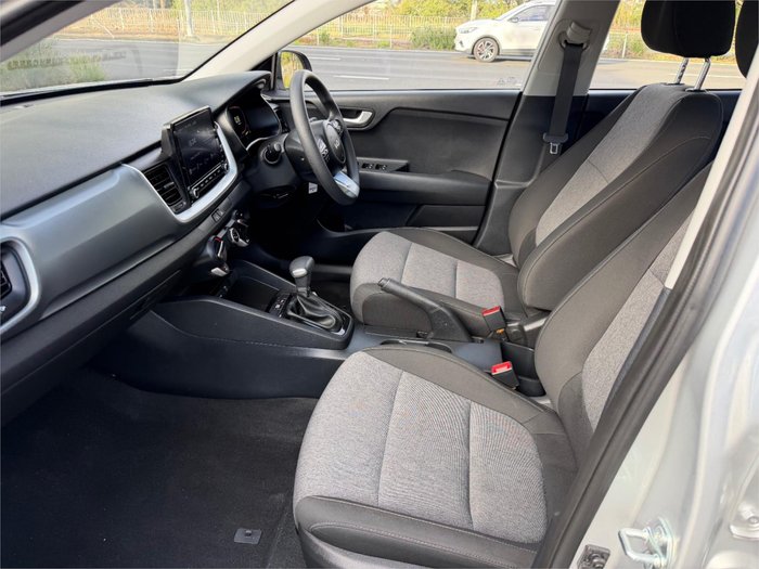 2024 KIA STONIC S