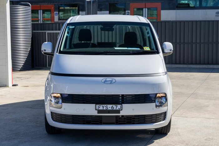 2026 Hyundai STARIA LOAD