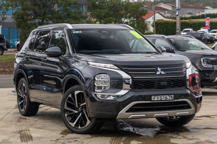 2025 Mitsubishi Outlander PHEV Exceed