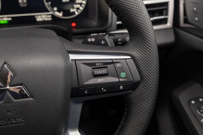 2025 Mitsubishi Outlander PHEV Exceed