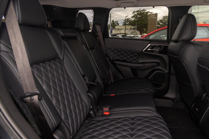2025 Mitsubishi Outlander PHEV Exceed