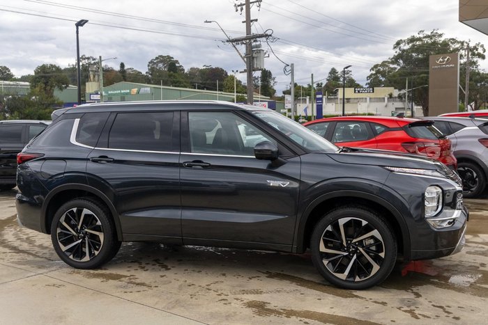 2025 Mitsubishi Outlander PHEV Exceed