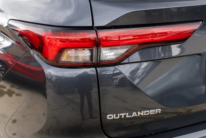 2025 Mitsubishi Outlander PHEV Exceed