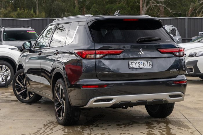 2025 Mitsubishi Outlander PHEV Exceed