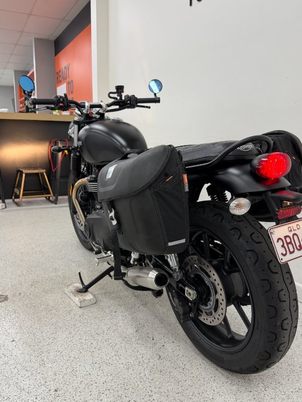 2018 Triumph STREET TWIN Black