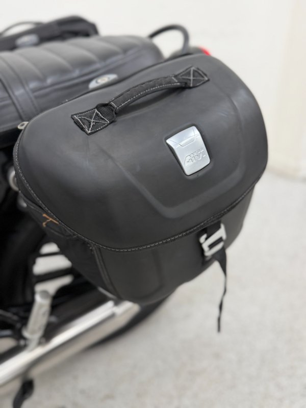 2018 Triumph STREET TWIN Black