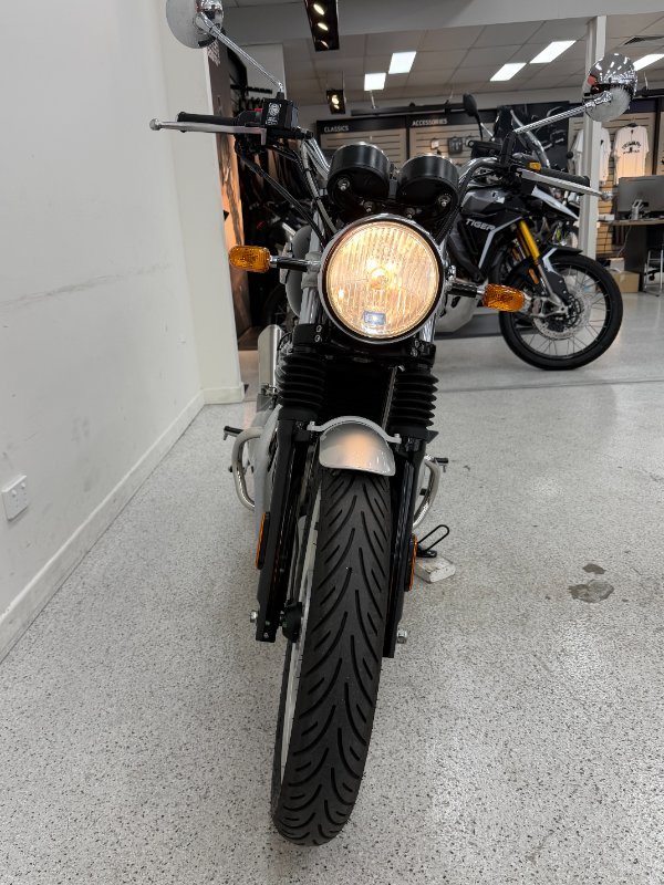2021 Royal Enfield INTERCEPTOR 650 CLASSIC VENTURA BLUE E5