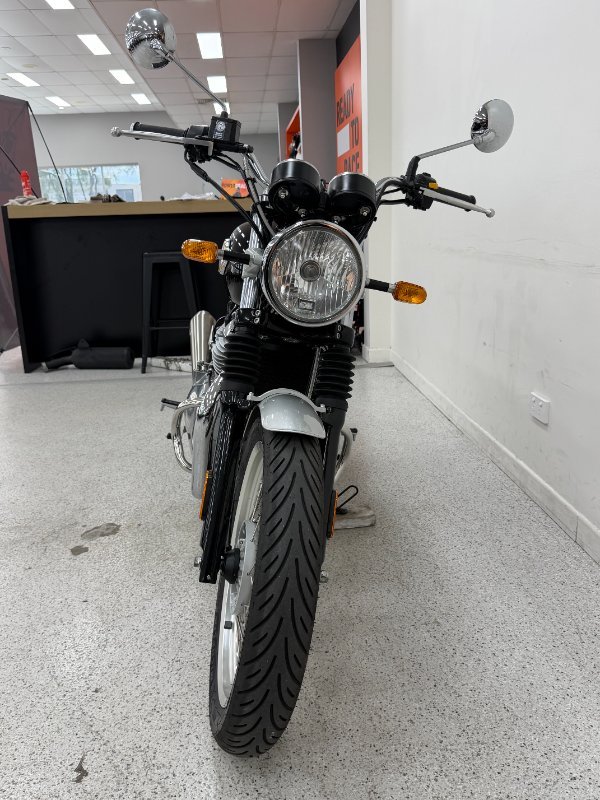 2021 Royal Enfield INTERCEPTOR 650 CLASSIC VENTURA BLUE E5