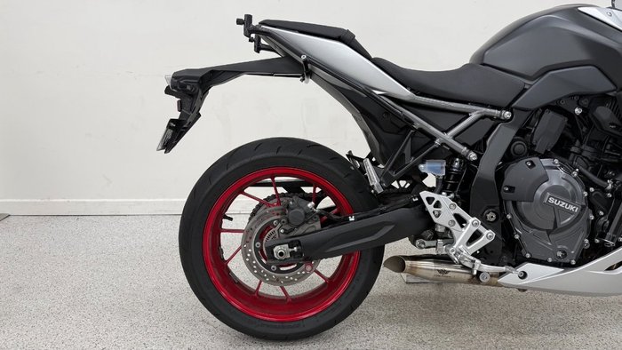 2024 Suzuki 2024 Suzuzki 800CC GSX800FR GSX-8R Silver