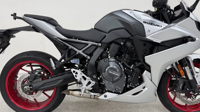 2024 Suzuki 2024 Suzuzki 800CC GSX800FR GSX-8R Silver
