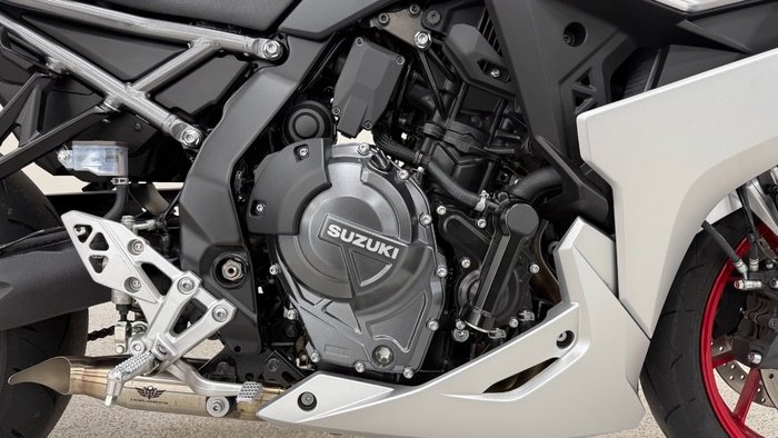 2024 Suzuki 2024 Suzuzki 800CC GSX800FR GSX-8R Silver
