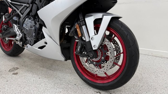 2024 Suzuki 2024 Suzuzki 800CC GSX800FR GSX-8R Silver