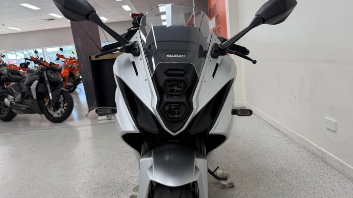 2024 Suzuki 2024 Suzuzki 800CC GSX800FR GSX-8R Silver