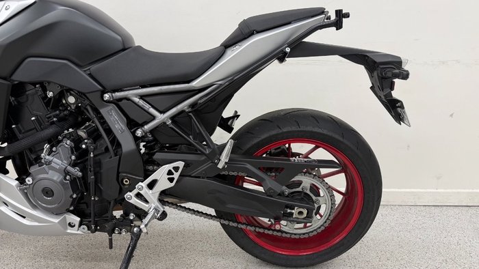 2024 Suzuki 2024 Suzuzki 800CC GSX800FR GSX-8R Silver