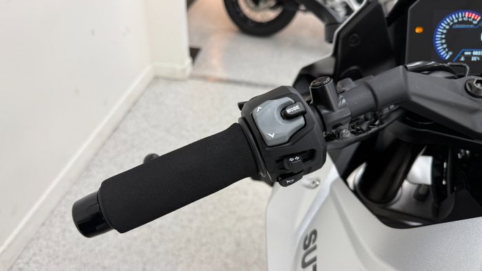 2024 Suzuki 2024 Suzuzki 800CC GSX800FR GSX-8R Silver