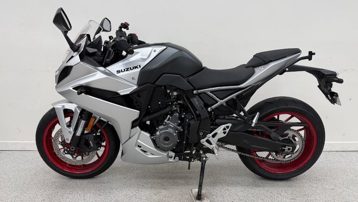 2024 Suzuki 2024 Suzuzki 800CC GSX800FR GSX-8R Silver