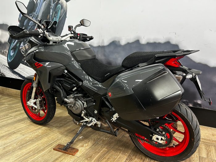 2022 DUCATI MULTISTRADA V2 S GREY