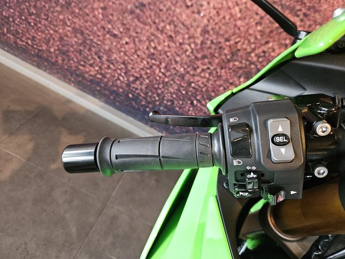 2024 Kawasaki Ninja ZX-6R 40th Anniversary Edition Ninja Green