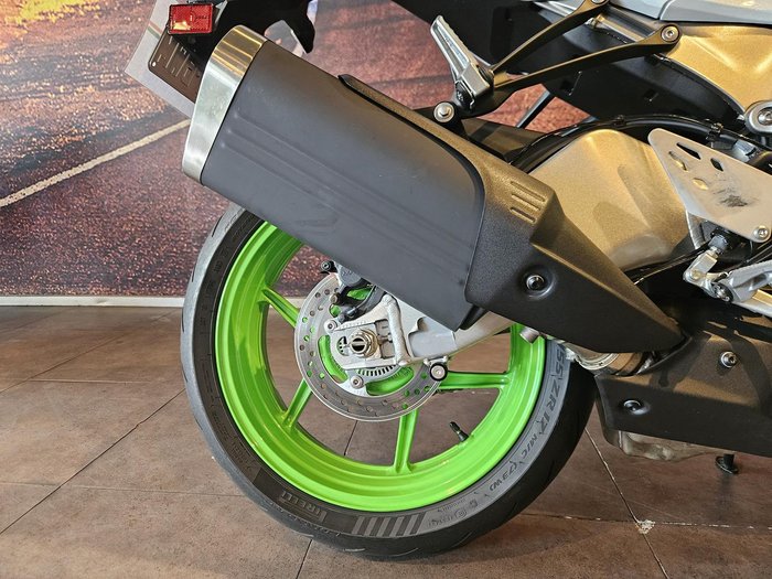 2024 Kawasaki Ninja ZX-6R 40th Anniversary Edition Ninja Green