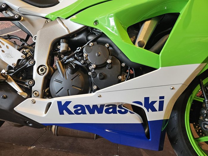 2024 Kawasaki Ninja ZX-6R 40th Anniversary Edition Ninja Green
