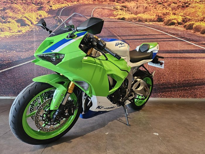2024 Kawasaki Ninja ZX-6R 40th Anniversary Edition Ninja Green