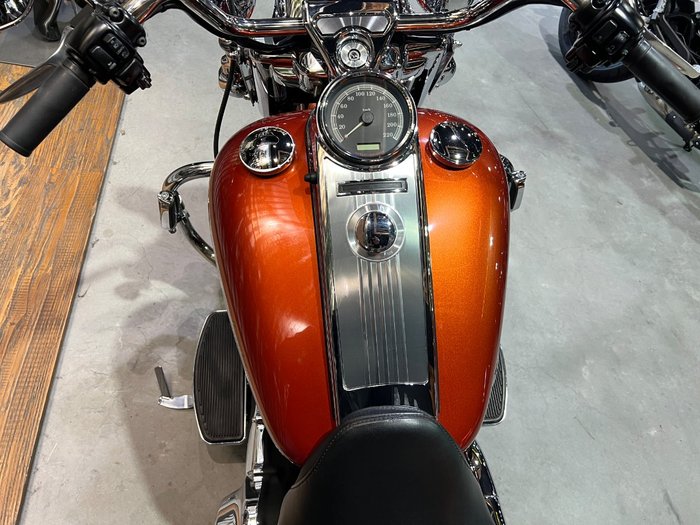 2011 HARLEY-DAVIDSON FLHR ROAD KING