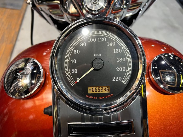 2011 HARLEY-DAVIDSON FLHR ROAD KING