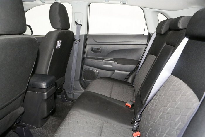 2023 Mitsubishi ASX ES