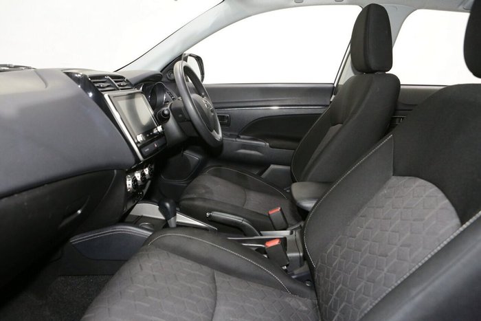 2023 Mitsubishi ASX ES