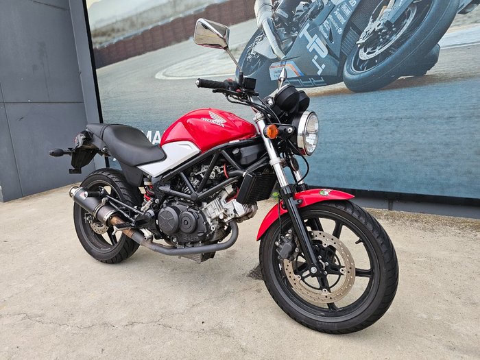 2010 Honda VTR250 (EFI) Red
