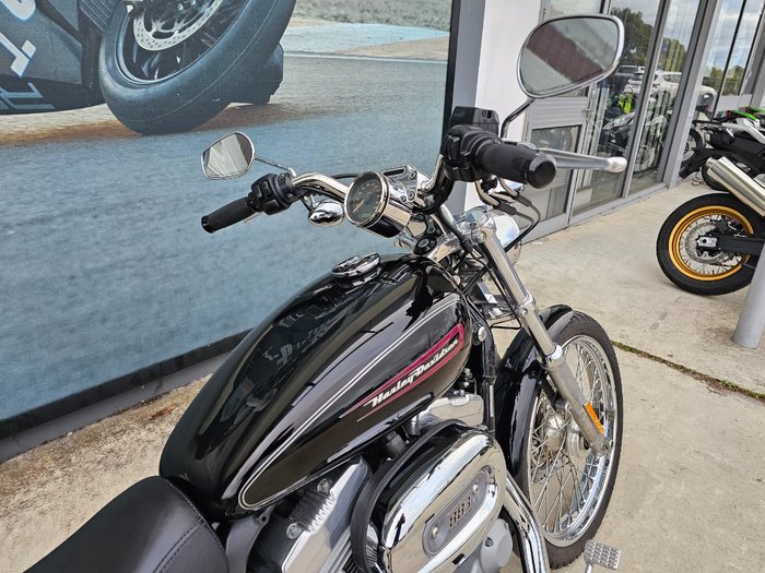 2010 HARLEY-DAVIDSON XL883C SPORTSTER CUSTOM Black