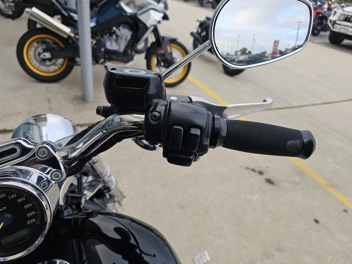 2010 HARLEY-DAVIDSON XL883C SPORTSTER CUSTOM Black