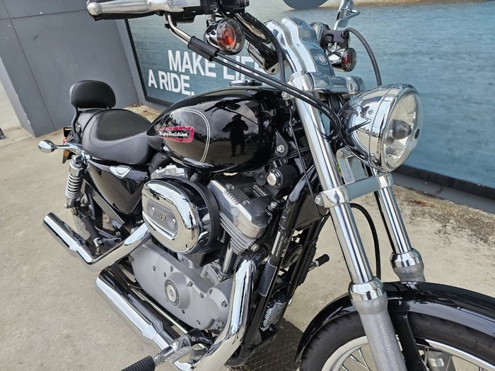 2010 HARLEY-DAVIDSON XL883C SPORTSTER CUSTOM Black