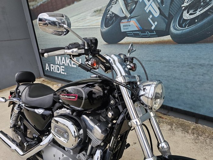 2010 HARLEY-DAVIDSON XL883C SPORTSTER CUSTOM Black