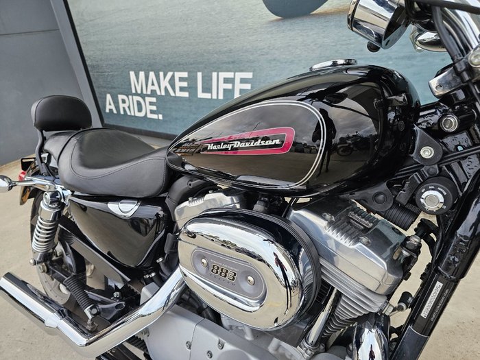2010 HARLEY-DAVIDSON XL883C SPORTSTER CUSTOM Black