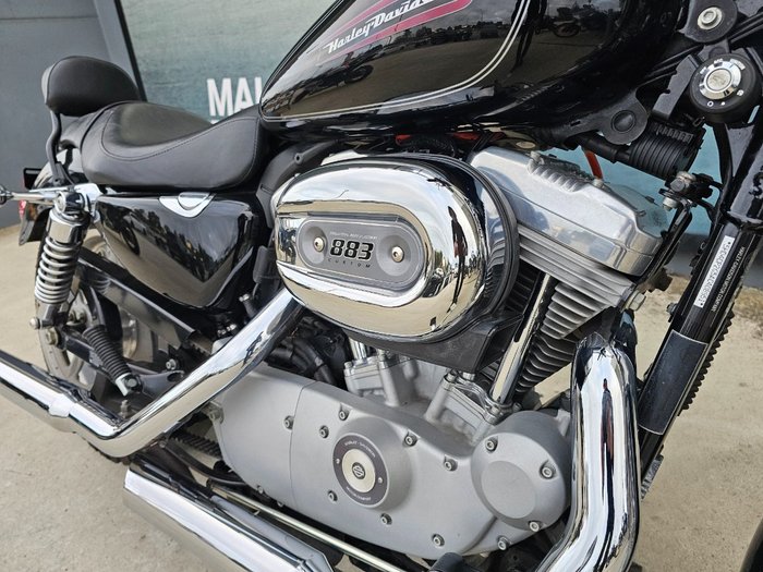 2010 HARLEY-DAVIDSON XL883C SPORTSTER CUSTOM Black