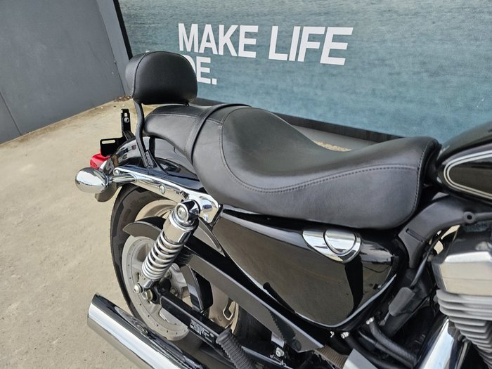 2010 HARLEY-DAVIDSON XL883C SPORTSTER CUSTOM Black