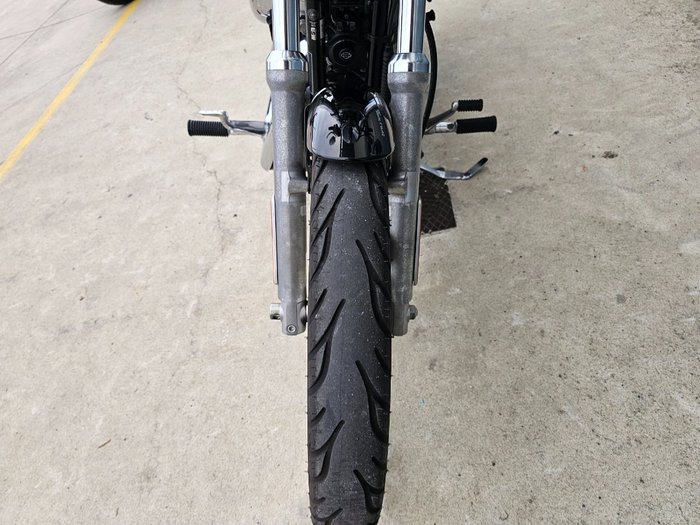 2010 HARLEY-DAVIDSON XL883C SPORTSTER CUSTOM Black