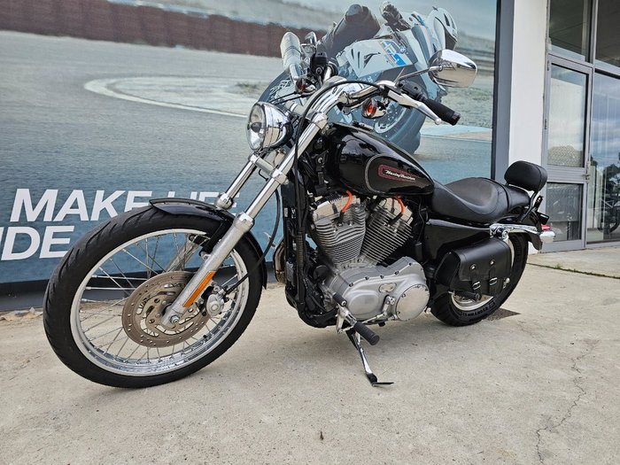 2010 HARLEY-DAVIDSON XL883C SPORTSTER CUSTOM Black