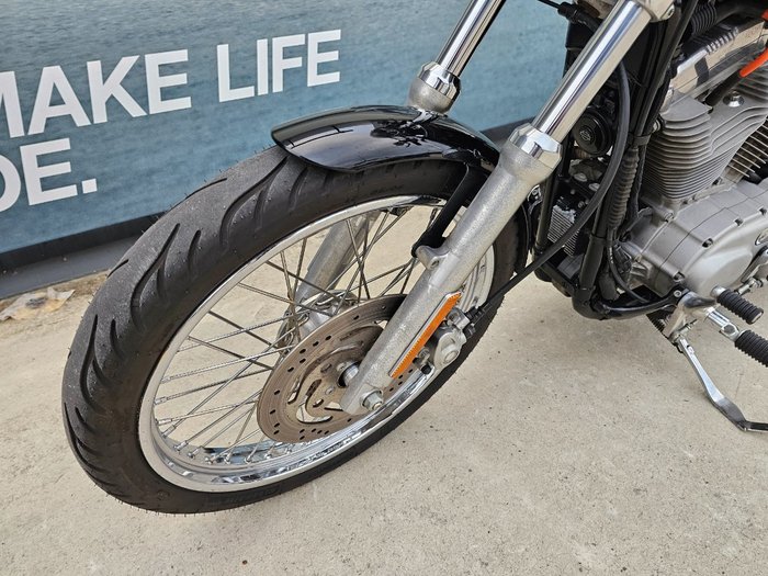 2010 HARLEY-DAVIDSON XL883C SPORTSTER CUSTOM Black