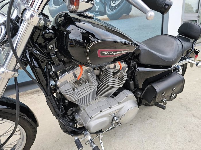 2010 HARLEY-DAVIDSON XL883C SPORTSTER CUSTOM Black