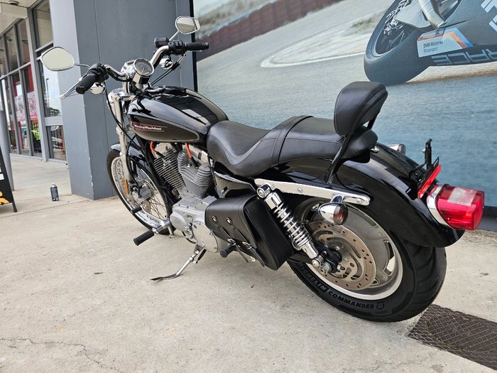 2010 HARLEY-DAVIDSON XL883C SPORTSTER CUSTOM Black
