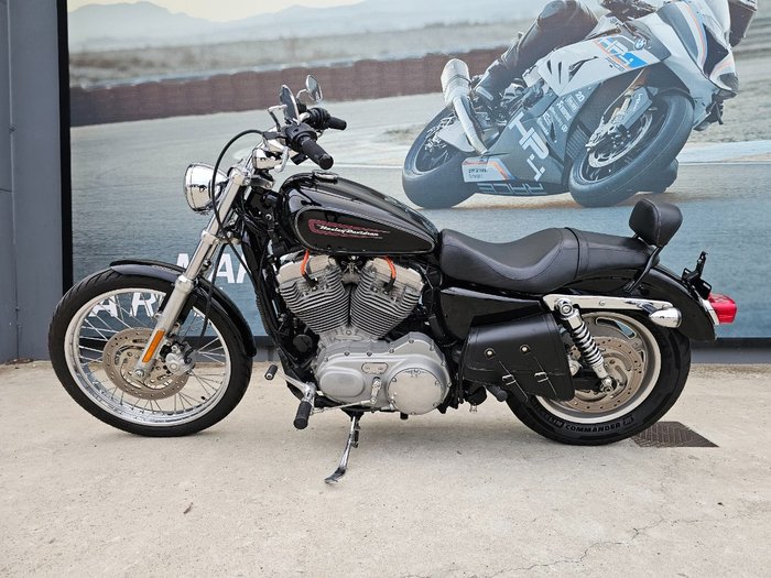2010 HARLEY-DAVIDSON XL883C SPORTSTER CUSTOM Black