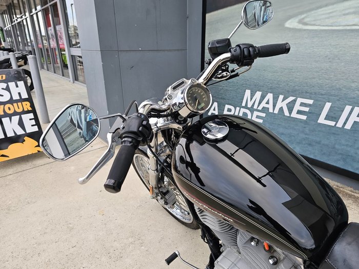 2010 HARLEY-DAVIDSON XL883C SPORTSTER CUSTOM Black