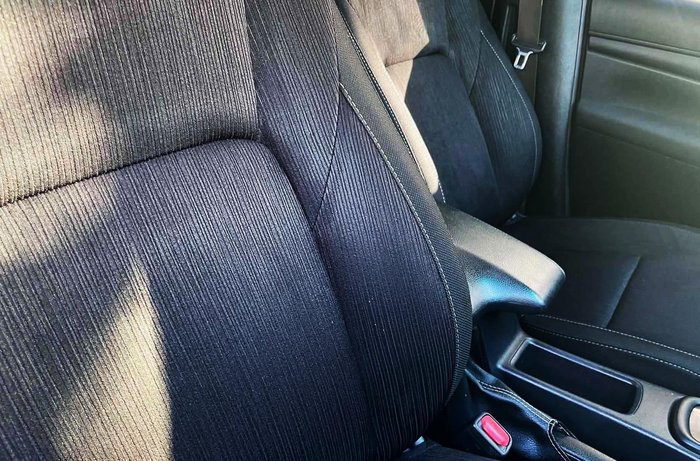 2019 Toyota Hilux SR
