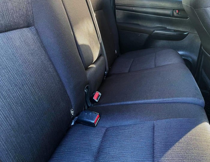 2019 Toyota Hilux SR